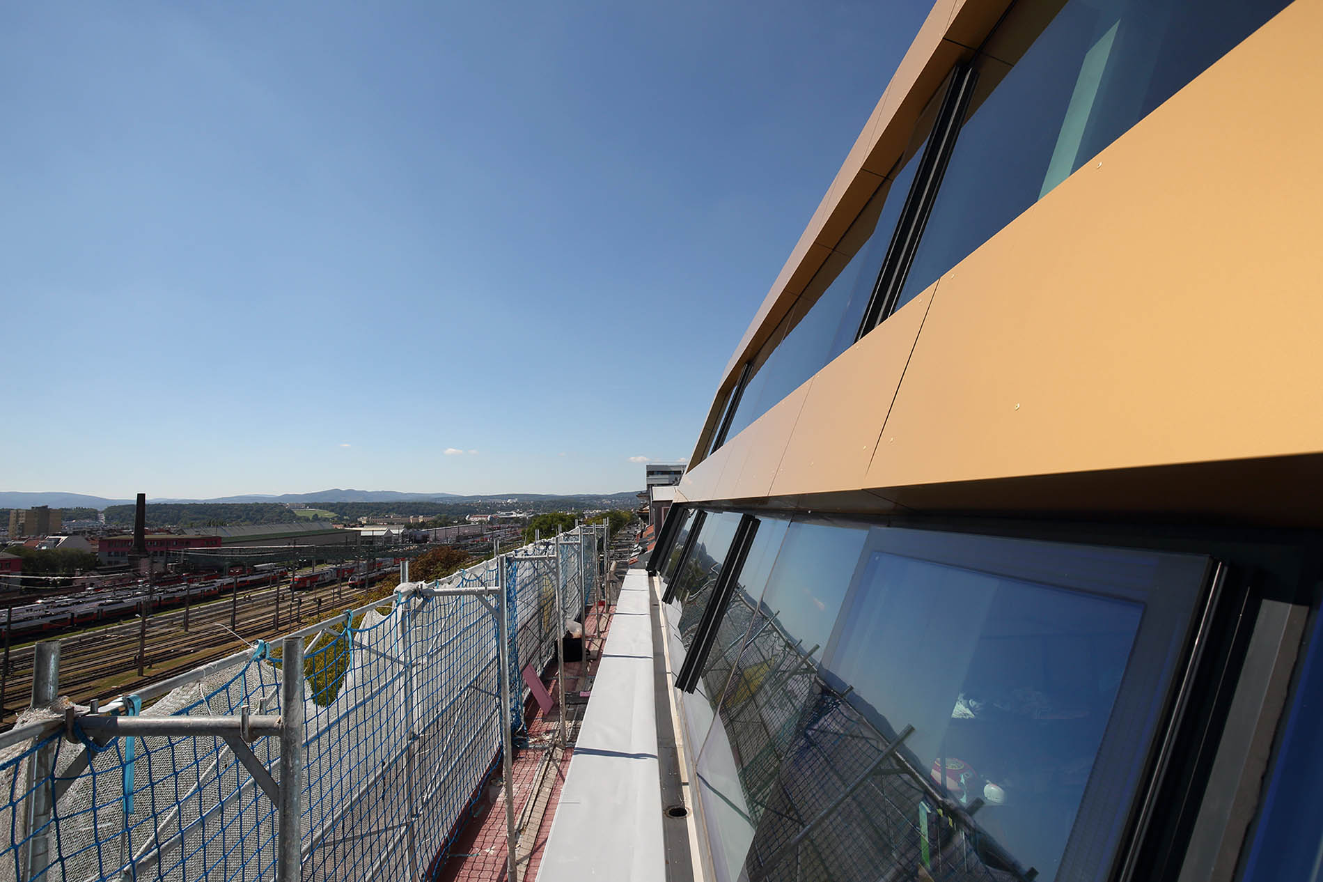 HGV Fassade Dachboden Aufbau Wien Altbau Redtenbacher